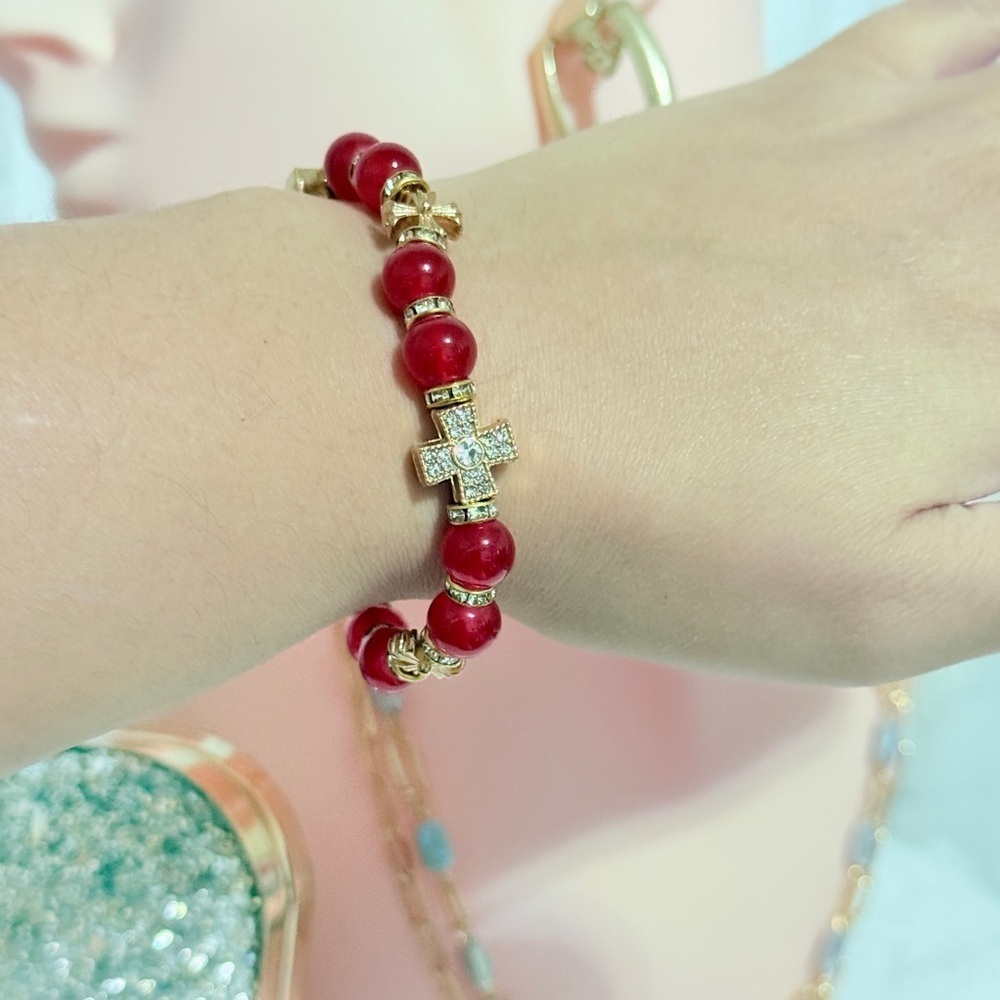 💫 Elegant Red and Gold Beaded Bracelet - Picture 3 of 9